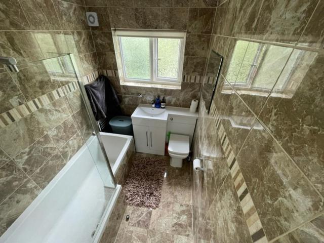 Family Home With Easy Commute To London! Croydon Ngoại thất bức ảnh